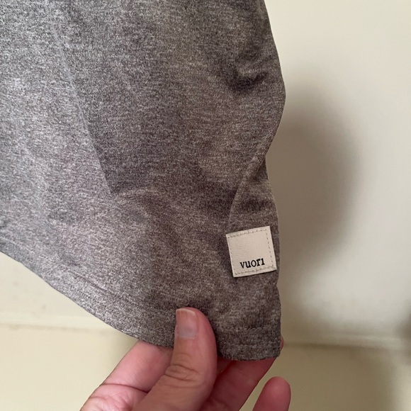 Vuori Heather Energy Top Muscle Tee - Picture 5 of 5